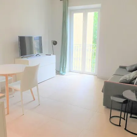 Apartment Centre 301